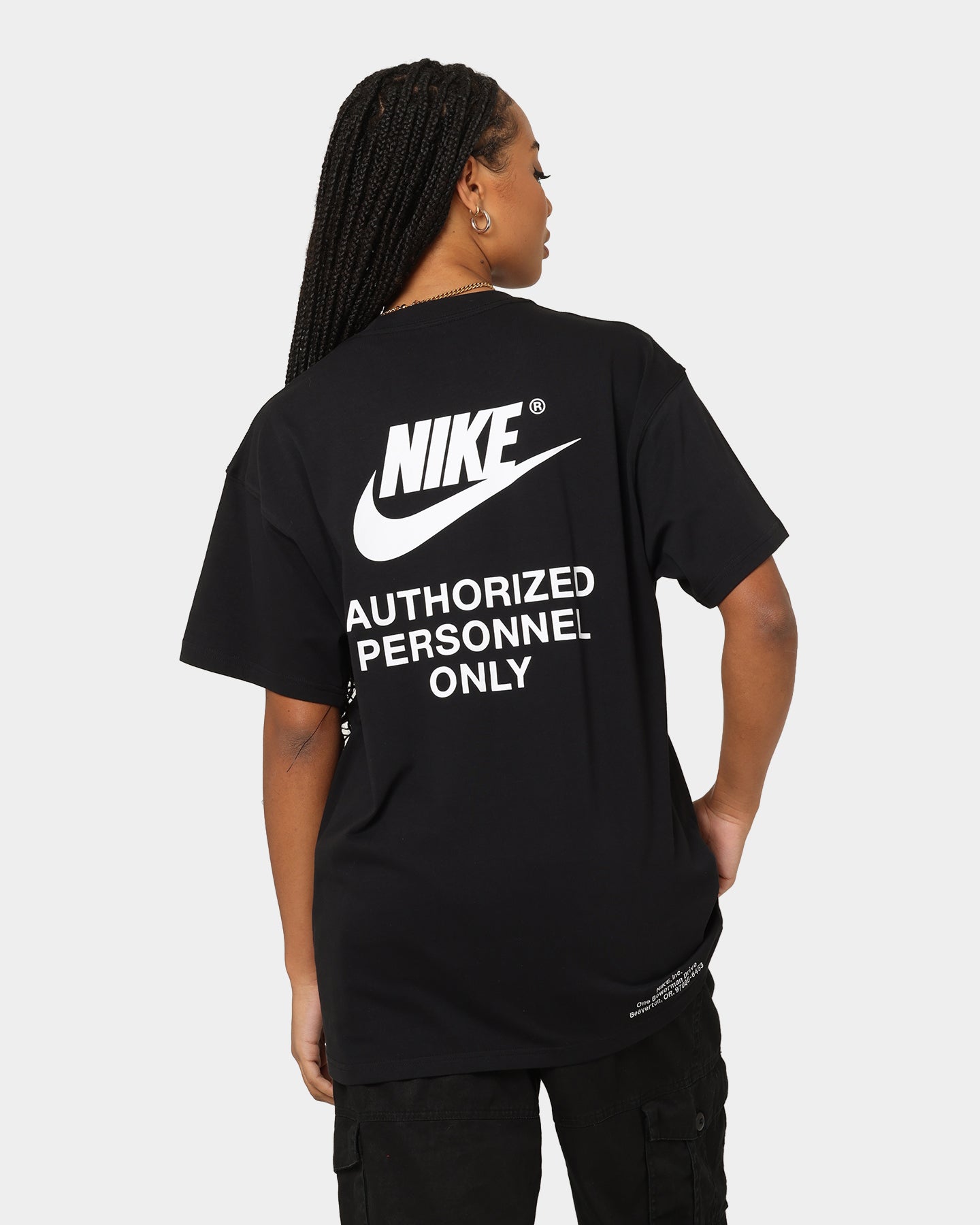 T-shirt del personale autorizzato con abbigliamento sportivo Nike nero