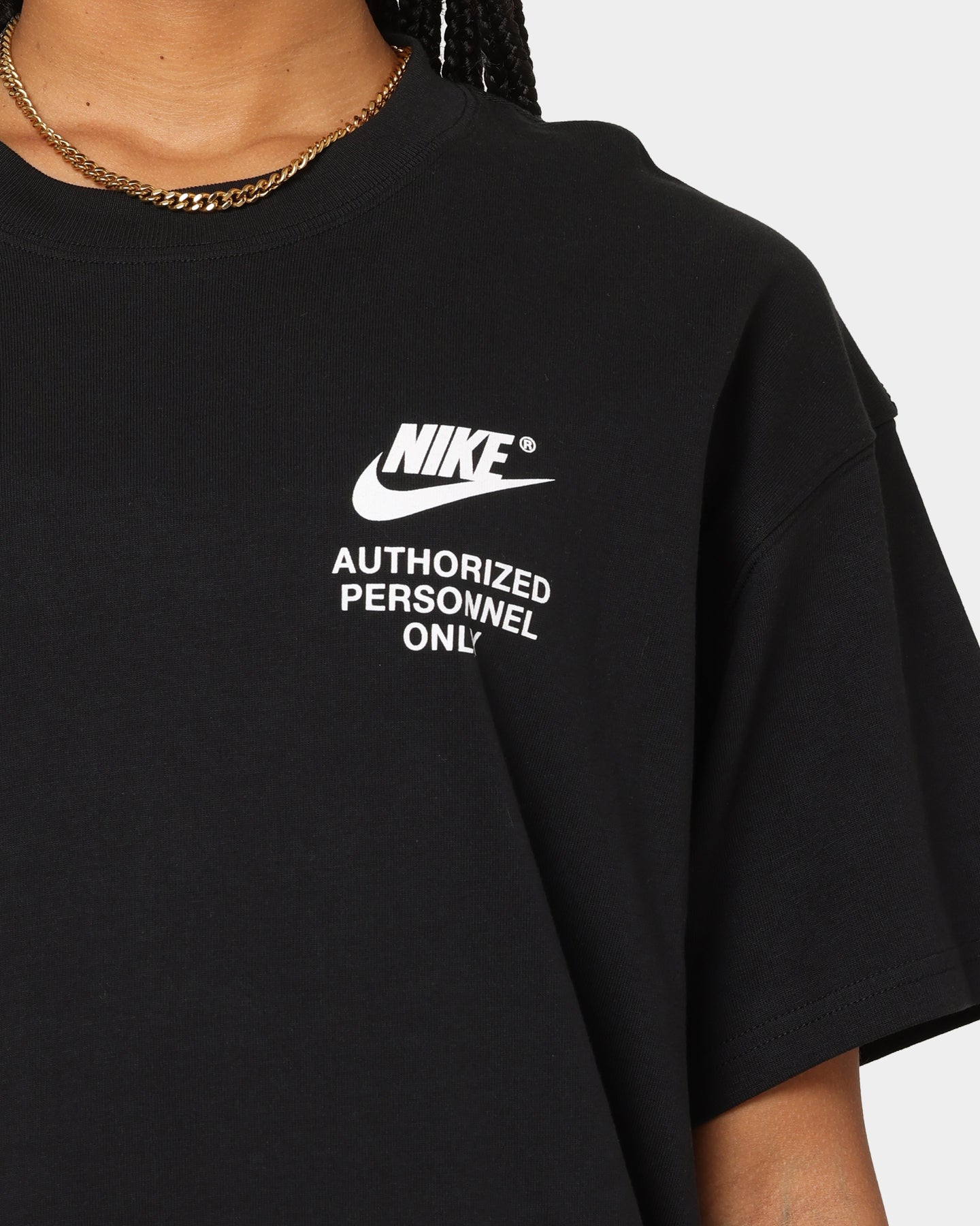 T-shirt del personale autorizzato con abbigliamento sportivo Nike nero