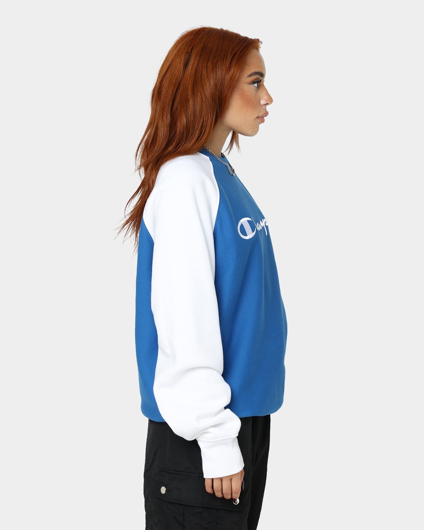 Champion Reverse Weave Raglan Crew Living in Blue