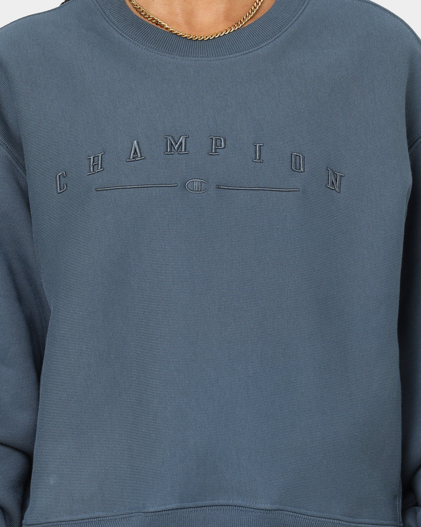 Champion Women's Reverset tkanje 2K logotipa Crewneck Trekking Grey