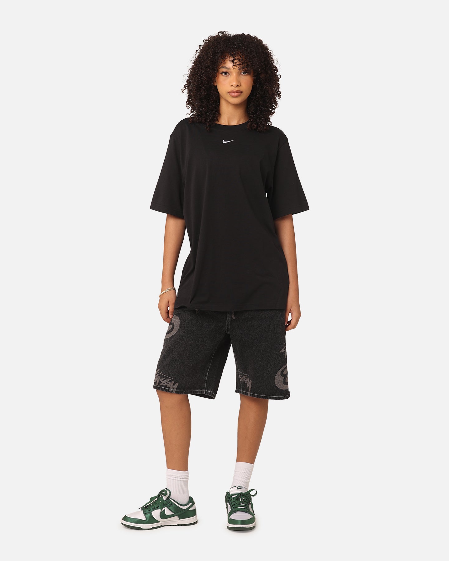 Nike Women's Sportsarwar Essentials T-Shirt Schwaarz / Wäiss