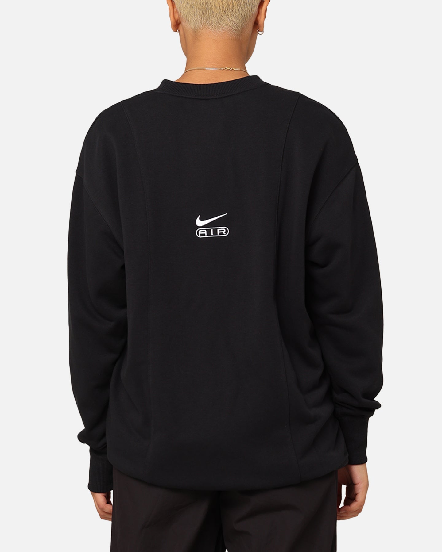 Nike Women's Sportswar Loft iwwer-iwwerschësseg Fleece Crewneck schwaarz / wäiss