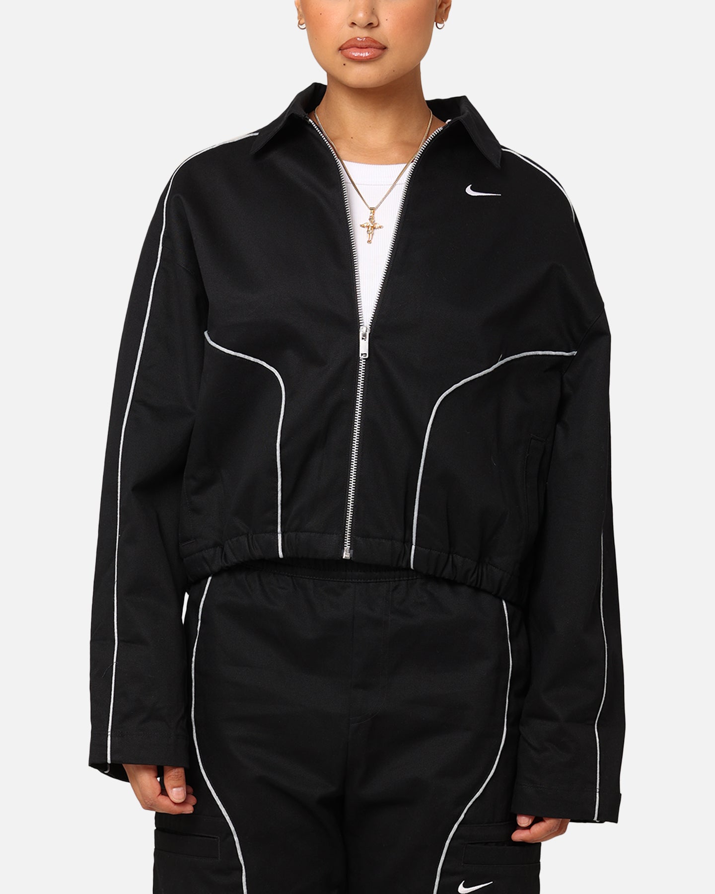 Nike Women's Sportswear Street gewebte Jacke Schwarz/helles Pflaumen