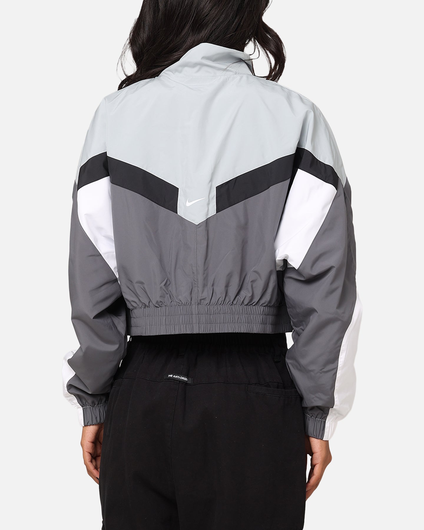 Nike Women's Sportskierwar wécke Stroossjacket Eisen Grey / Liicht Pompjee / Wäiss