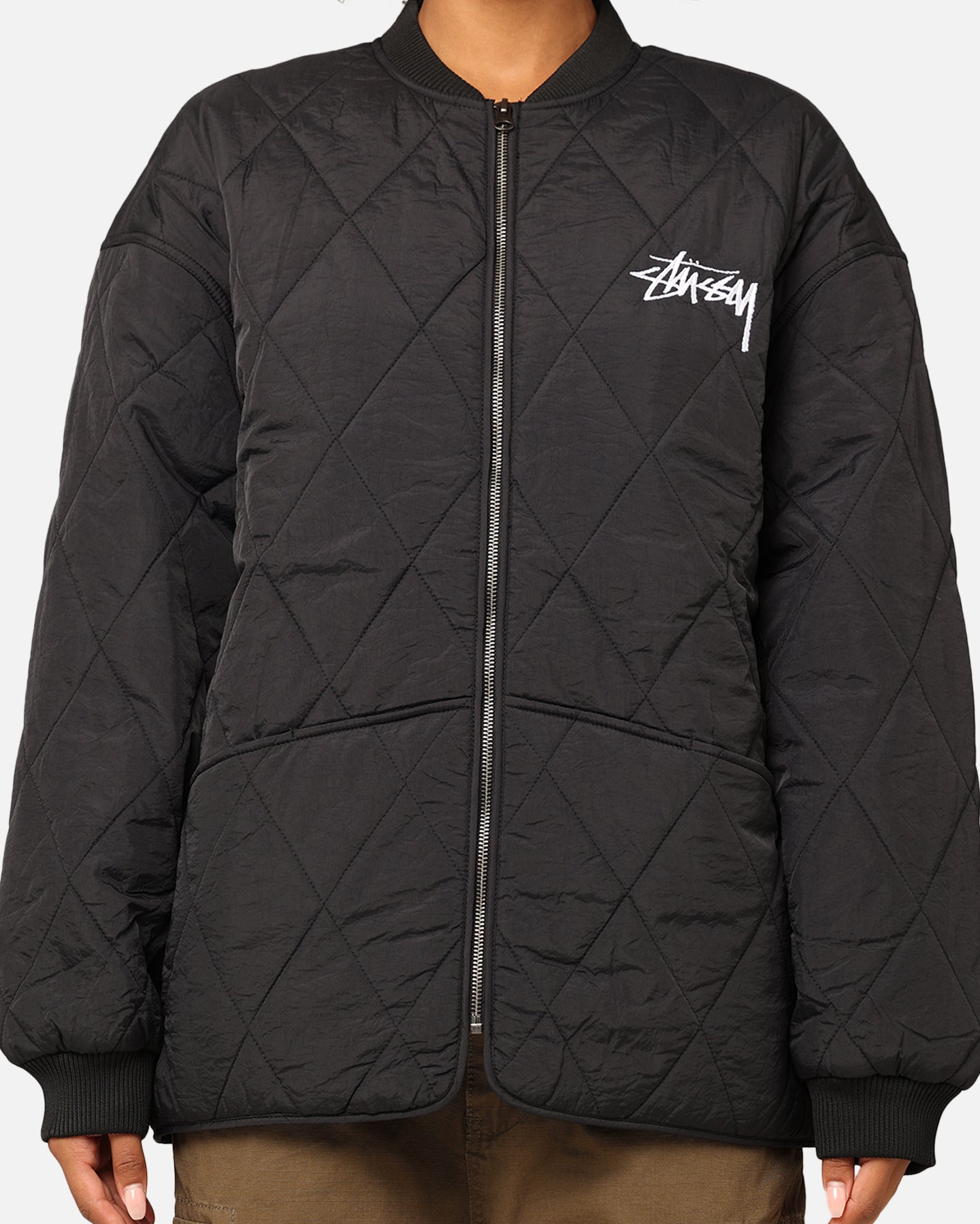 Stüssy kvinders 8 bold quiltet jakke sort