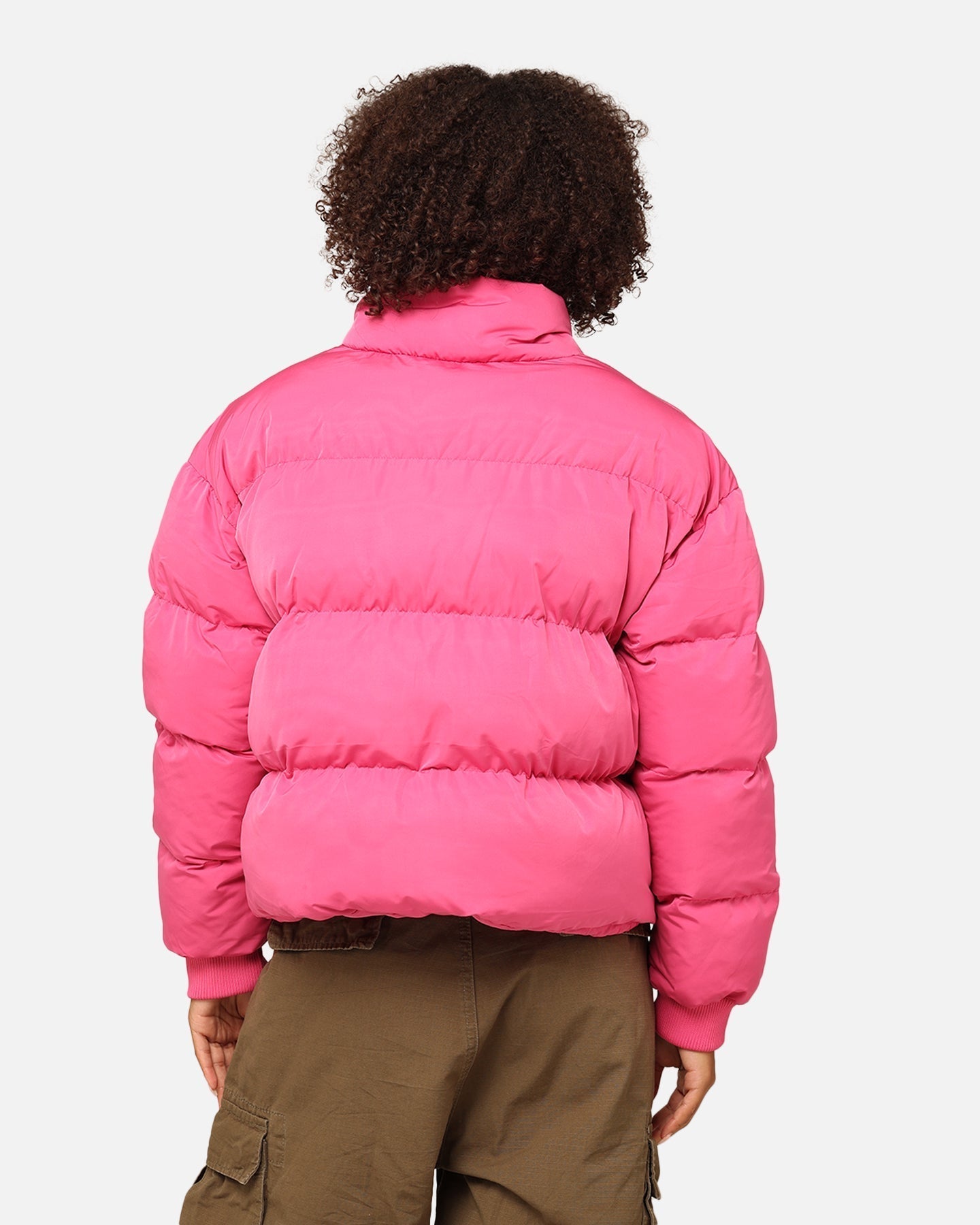 StÃ¼ssy graffiti bijgesneden puffer jas bubblegum