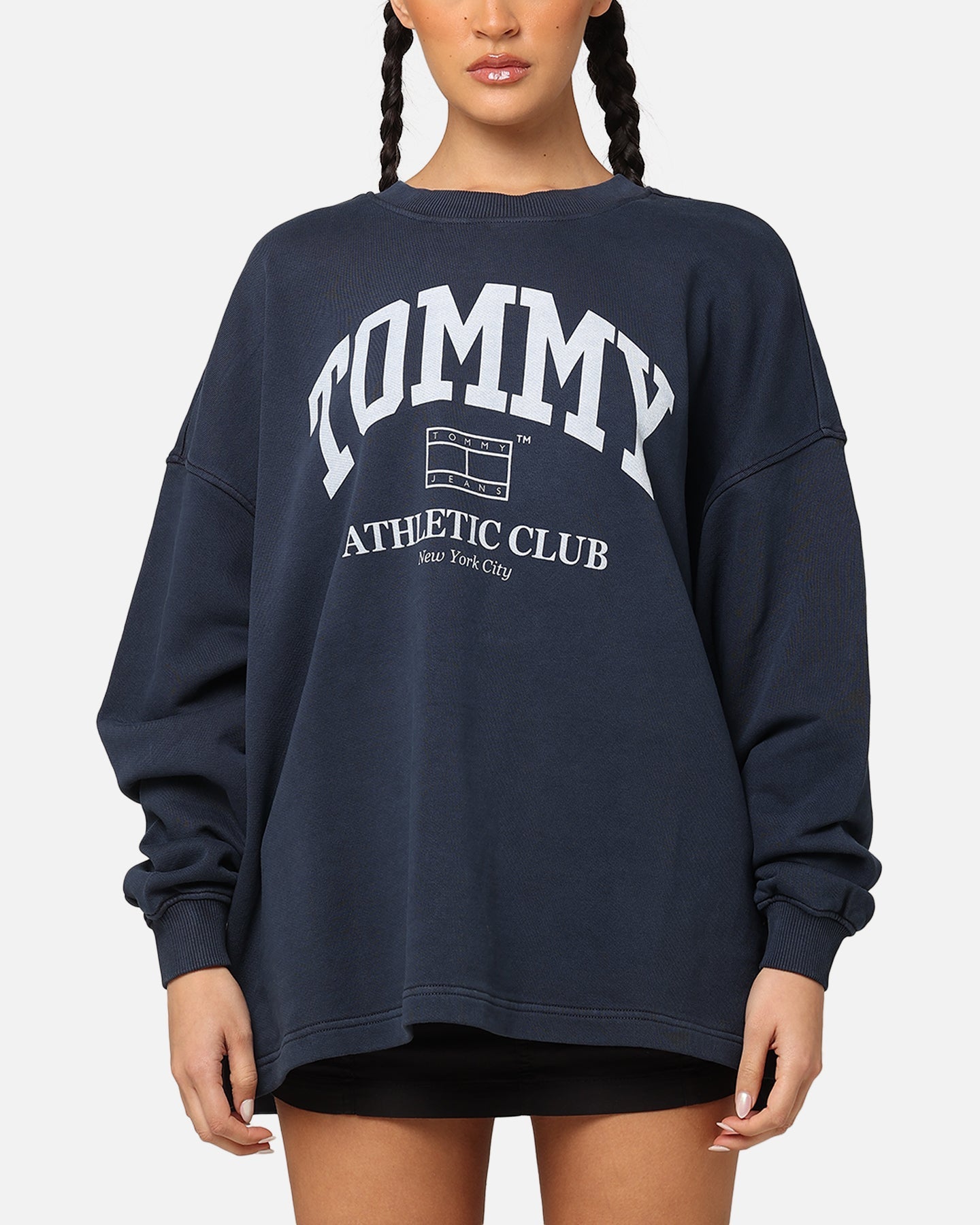 „Tommy Jeans“ moterų per didelė universitetų sporto įgula „Dark Night Navy“