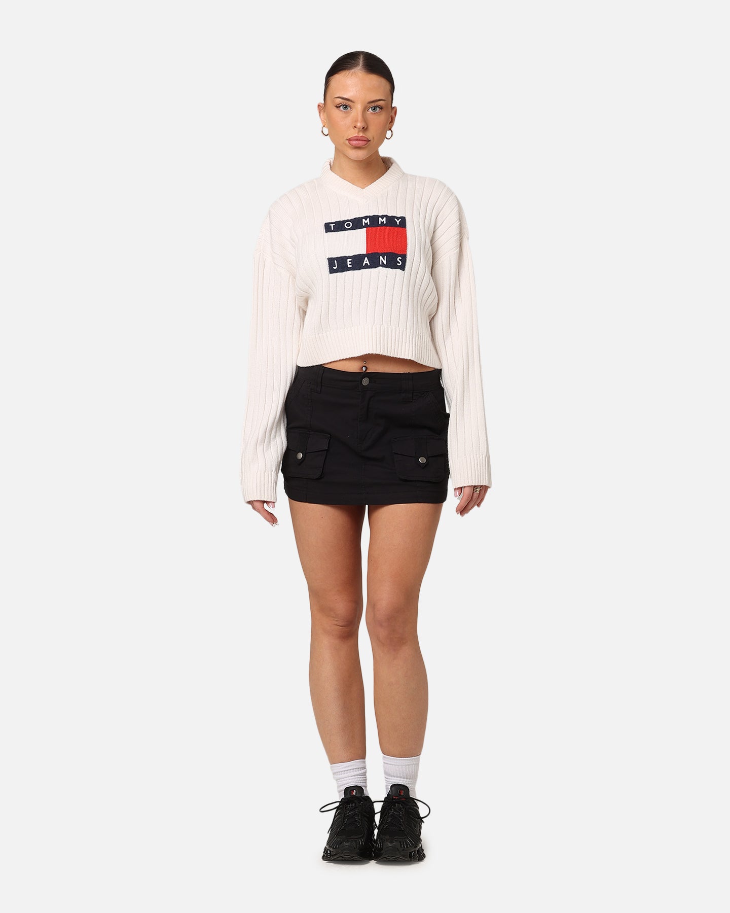 Tommy Jeans Women's TJW V-Neck Center Flag Sweater Ancient White