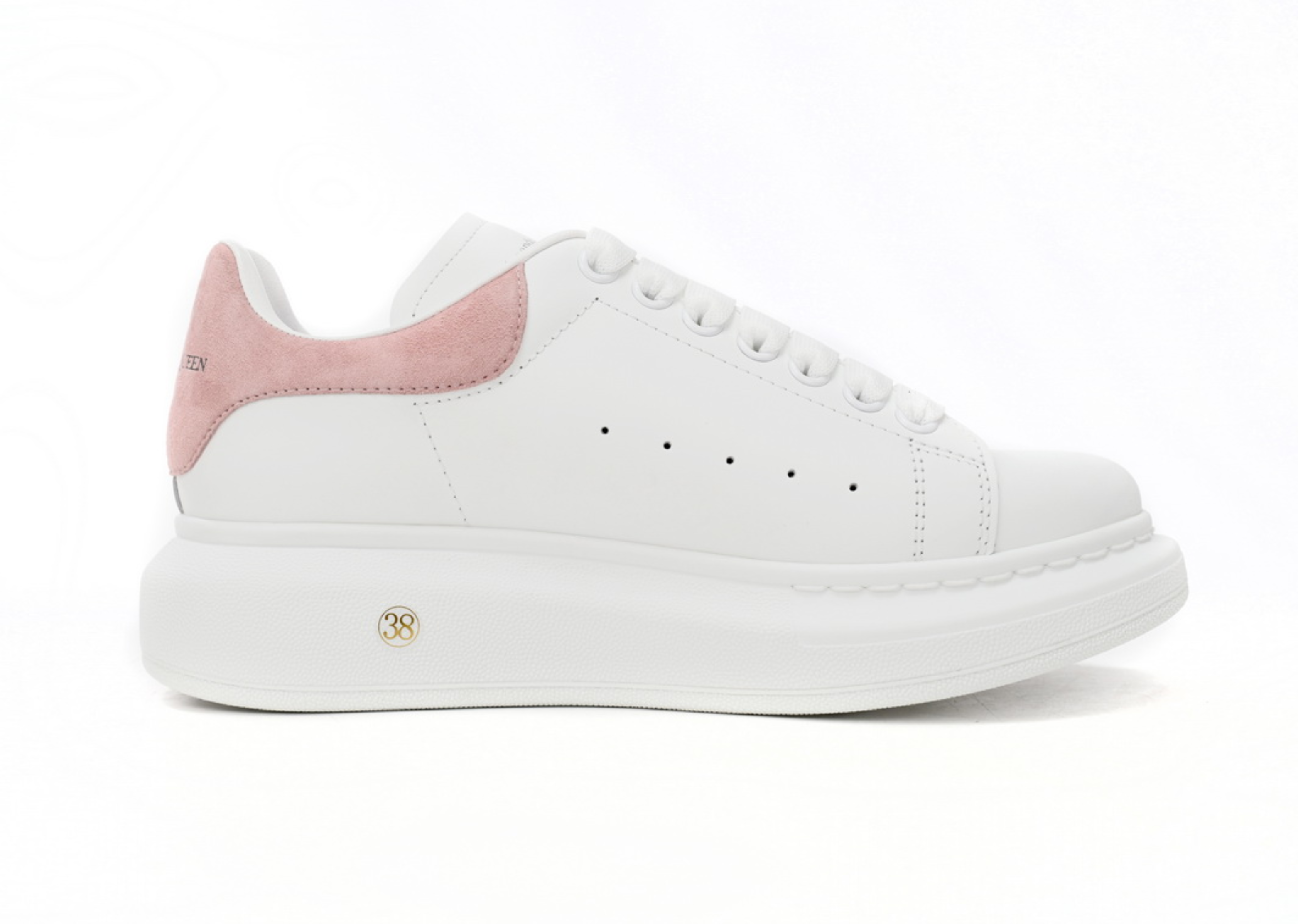 Den Alexander McQueen iwwerdriwwenen Sneaker wäiss rosa Velvet