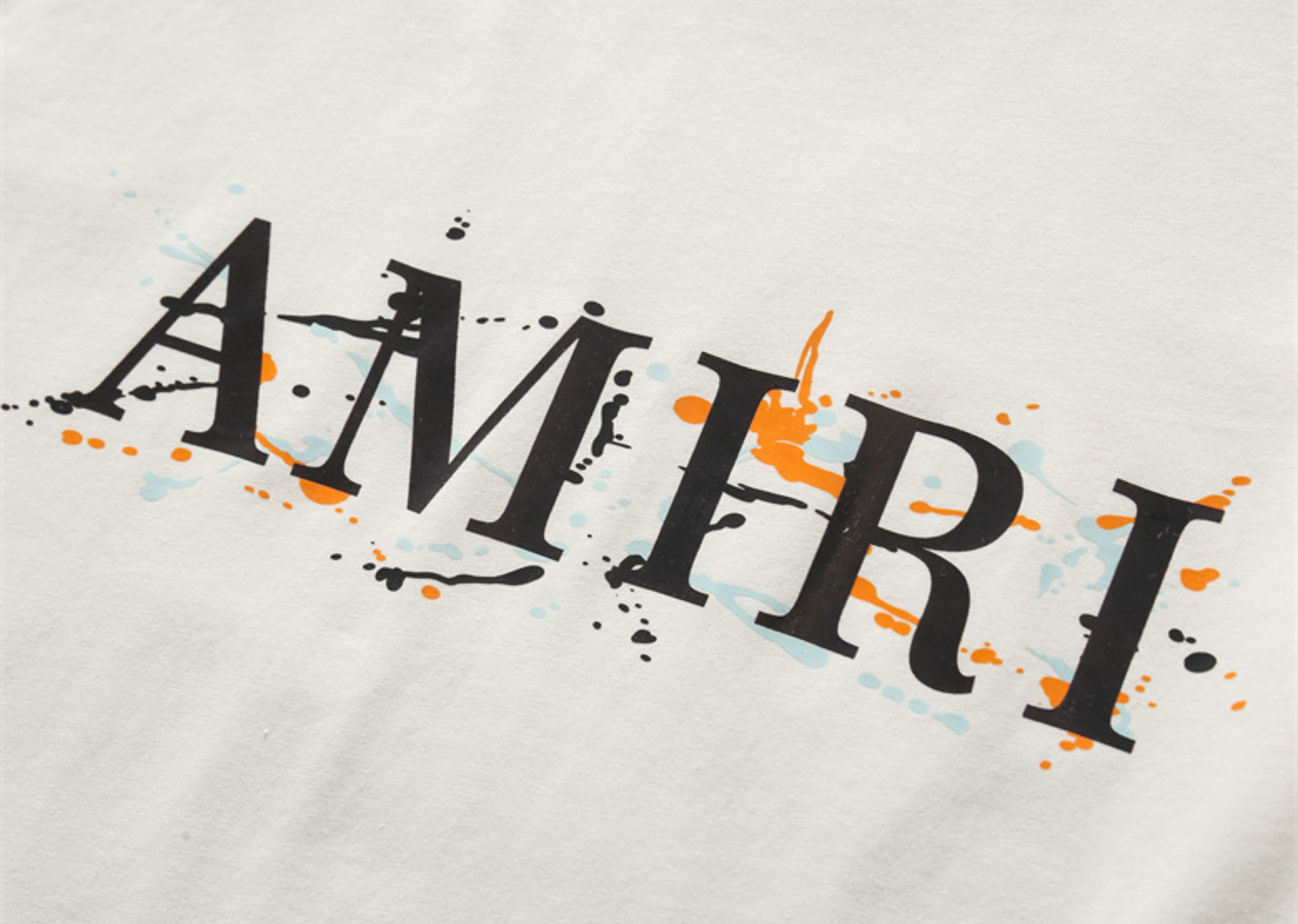 Amiri - gedrukt abstract logo wit t -shirt