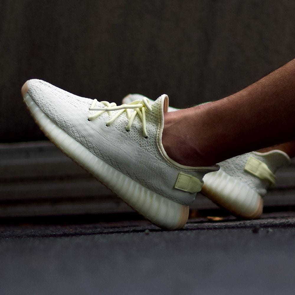 „Adidas Originals Yeezy 350 V2“ sviestas